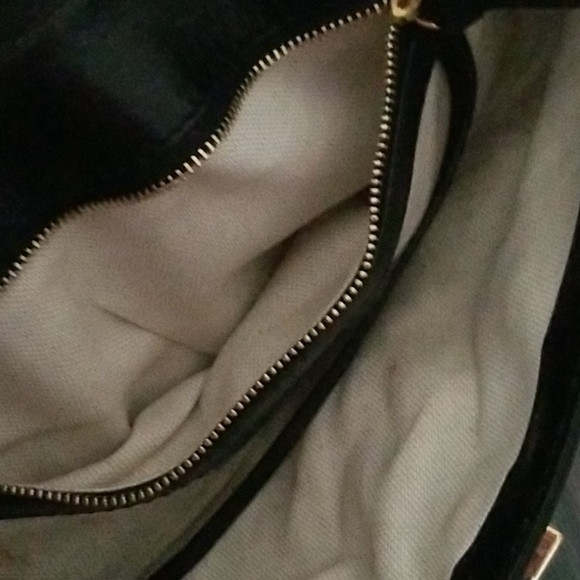 Michael Kors crossbody clutch - Picture 3 of 5